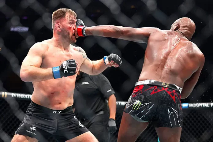 MMA: Jon Jones reste champion sous les yeux de Trump