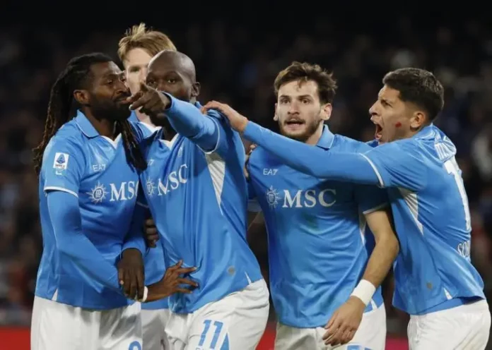 Italie: Naples repasse en tête, embouteillage dans son sillage