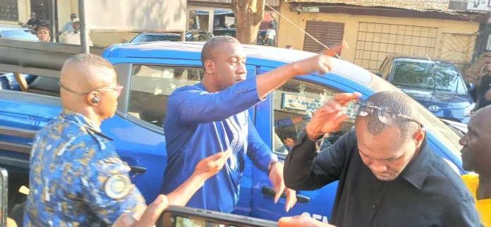 Guinée: un opposant écroué, les réactions se multiplient