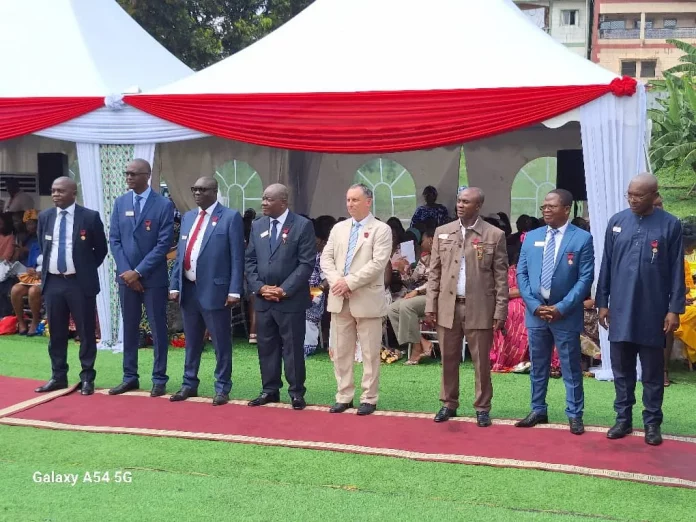 Camrail : 100 employés reçoivent des médailles