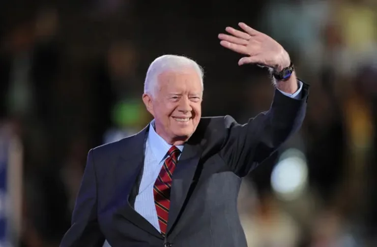 Les drapeaux en berne pour un président emblématique