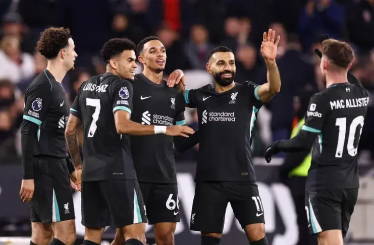 Le leader Liverpool termine 2024 sur une note victorieuse