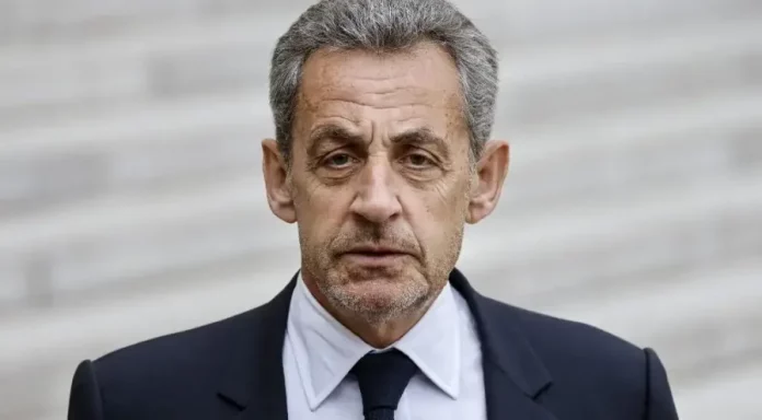 Nicolas Sarkozy condamné définitivement à un an ferme sous bracelet électronique, une première pour un ex-président