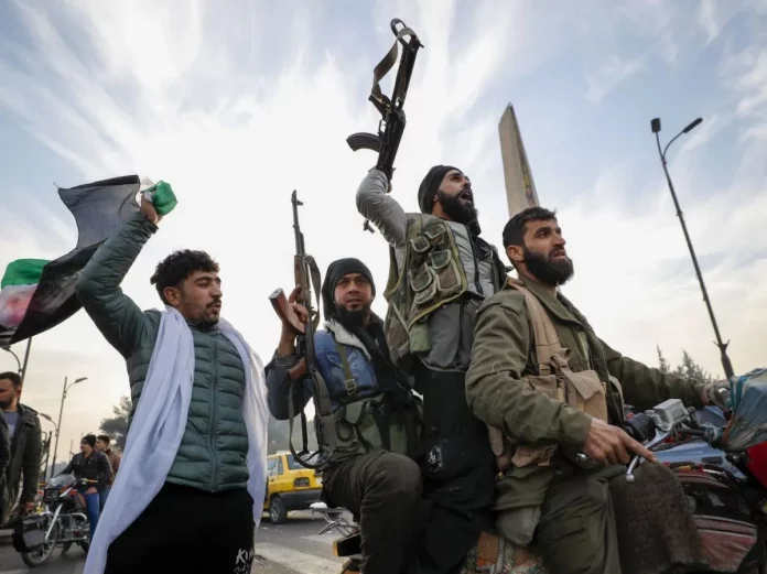 Les Syriens célèbrent la chute de Bachar al-Assad