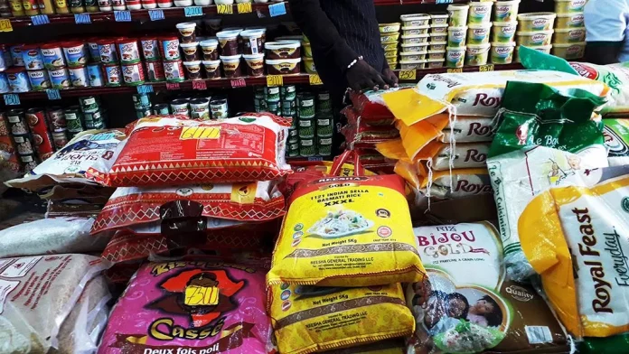 Douala : Le Mincommerce baisse les prix dans les marchés