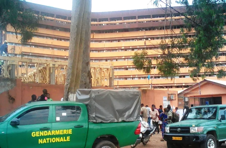 Deux commandants de brigade suspendus