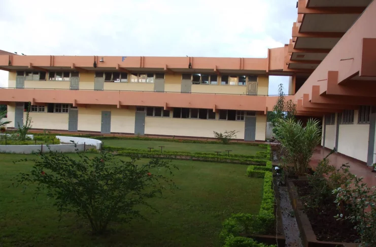 Le proviseur du Lycée de Nkol-Eton