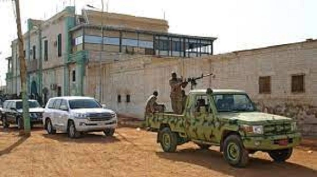Soudan: l’armée annonce avoir brisé le siège de son QG à Khartoum, et d’une base clé proche
