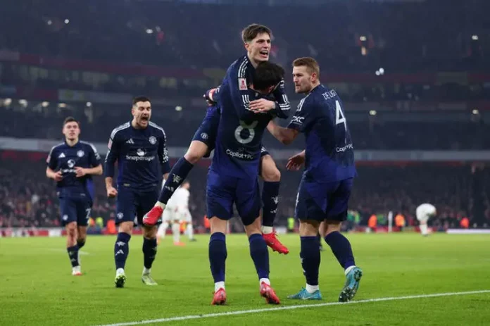 Coupe d’Angleterre: Manchester United, à dix, élimine Arsenal aux tirs au but