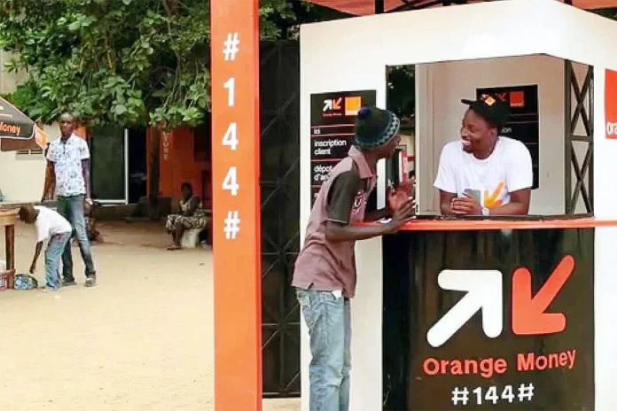 Transferts et retraits Oranges Money : la société civile s’oppose à une augmentation des tarifs