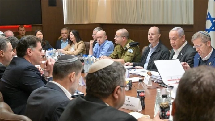 Le conseil des ministres israélien réuni pour voter sur un feu vert final à l’accord de trêve à Gaza