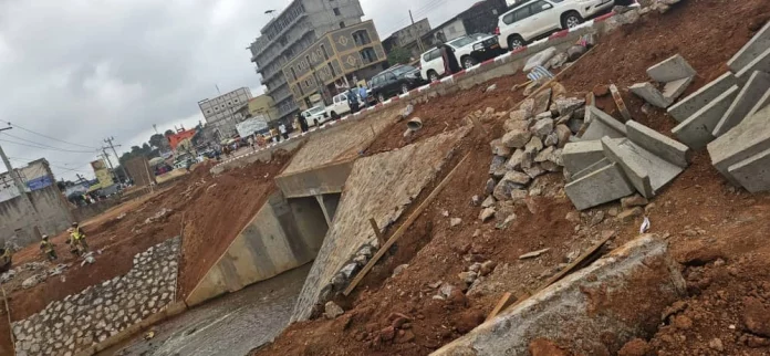 Axe Douala/Yaoundé : L’Etat a construit 64 ouvrages hydrauliques