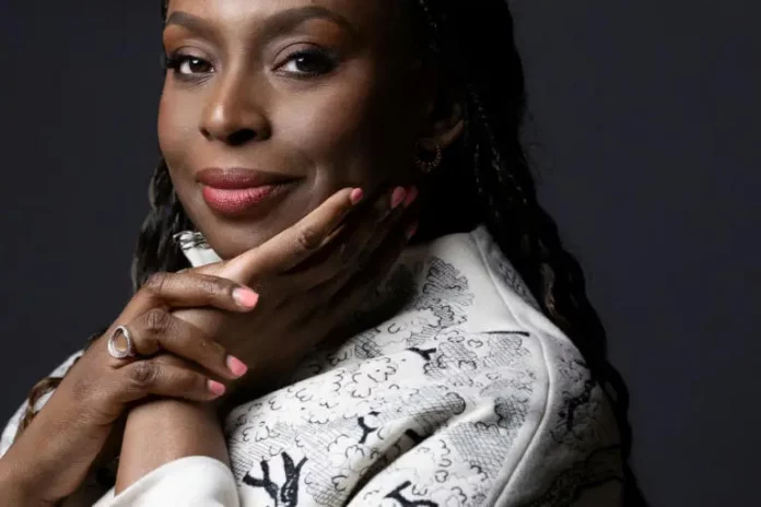 Chimamanda Ngozi Adichie: « Est-ce que les rêves d’une femme sont vraiment les siens ? »