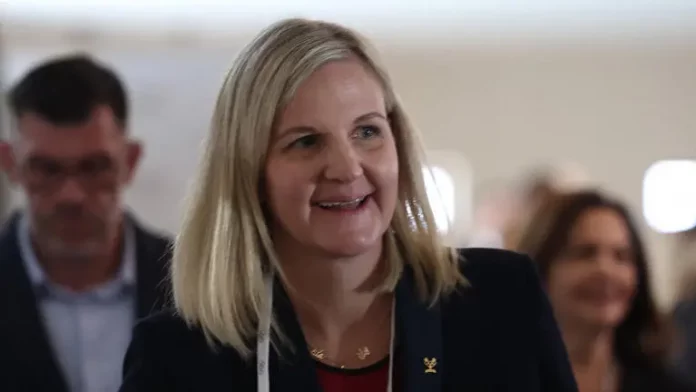 La Zimbabwéenne Kirsty Coventry, première femme présidente du CIO