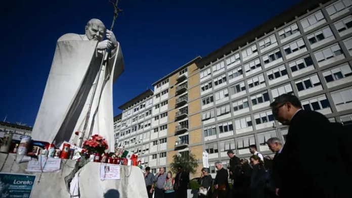 Le pape victime d’une nouvelle crise respiratoire