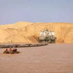 La plus grosse drague minière au monde au Sénégal