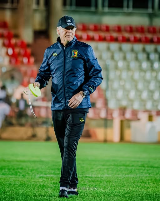 Équipementier : Marc Brys crée la polémique en portant « Adidas »