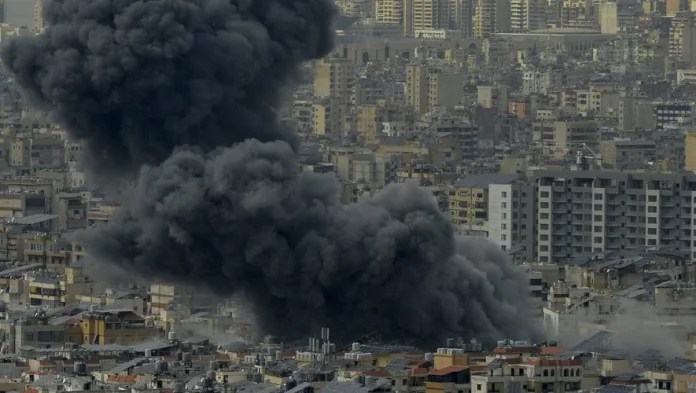 Israël bombarde la banlieue sud de Beyrouth après quatre mois de trêve