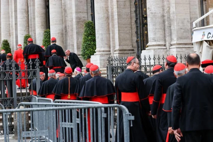 Le conclave chargé d’élire le nouveau pape débutera le 7 mai