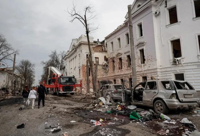 Ukraine: responsables européens et américains condamnent une frappe russe ayant fait au moins 34 morts