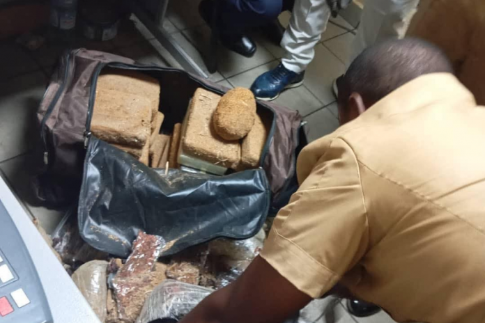 Douala : 30 kg de cocaïne saisis à l’aéroport