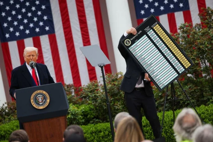 Trump déclare la guerre commerciale au monde, en pilonnant l’Asie et l’Europe