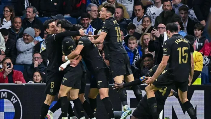 Espagne: le Real Madrid surpris par Valence, le Barça rate le coche