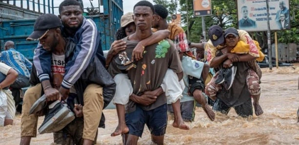 Inondations à Kinshasa: le président Tshisekedi essuie la colère des habitants