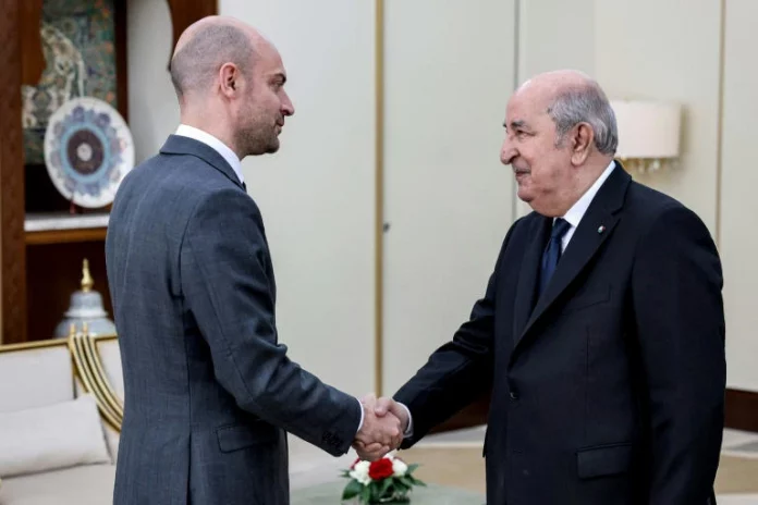Le ton remonte d’un cran entre Paris et Alger
