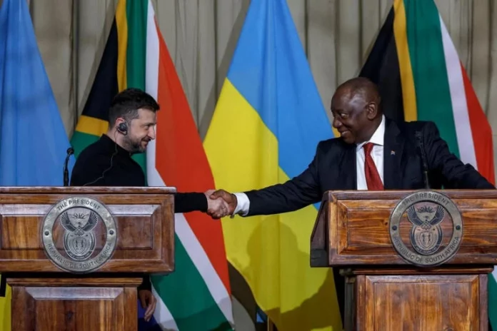 Zelensky à Pretoria, Ramaphosa appelle à un « cessez-le-feu inconditionnel » en Ukraine