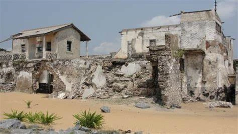 Au Ghana, le changement climatique met en péril villages et vestiges de l’esclavage