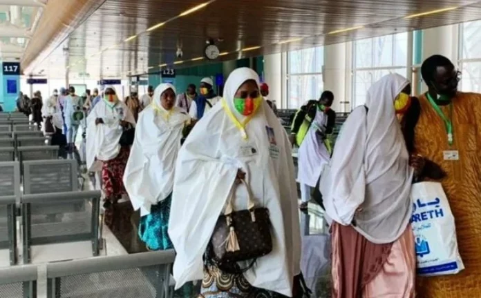 Hadj 2025 : Les premiers pèlerins en route pour la Mecque