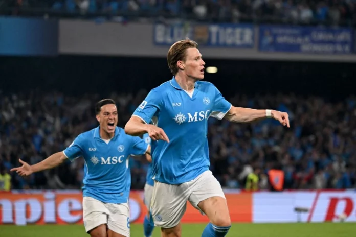 Italie: Naples retrouve les sommets et s’embrase