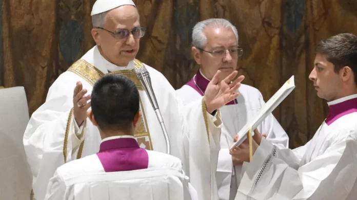 Vatican : La première messe de Léon XIV