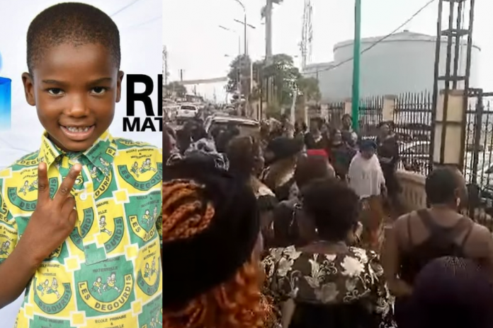 Affaire Mathis : Les femmes manifestent devant le commissariat