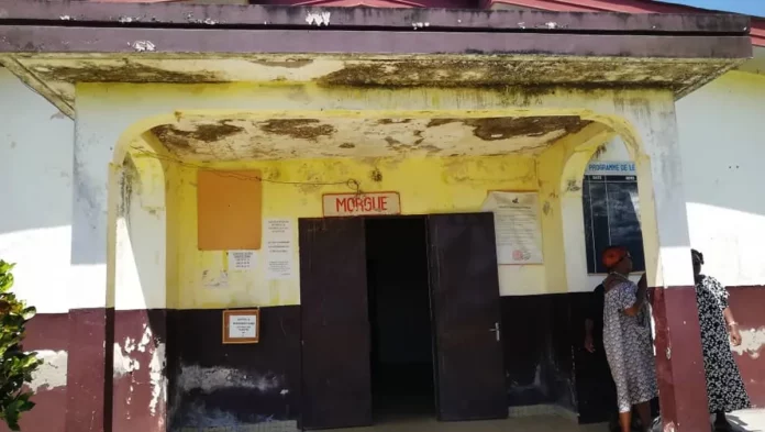 Morgue de l’hôpital de Dibombari : Un cimetière municipal