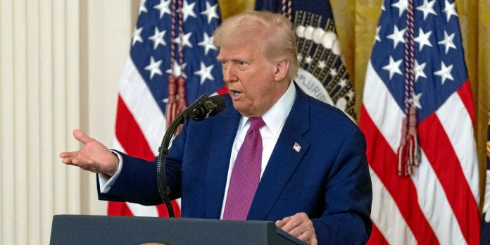 Après les frappes israéliennes sur l’Iran, Trump cherche la meilleure posture