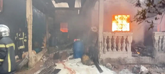Douala : Un domicile de fabrication de fausses peintures en feu