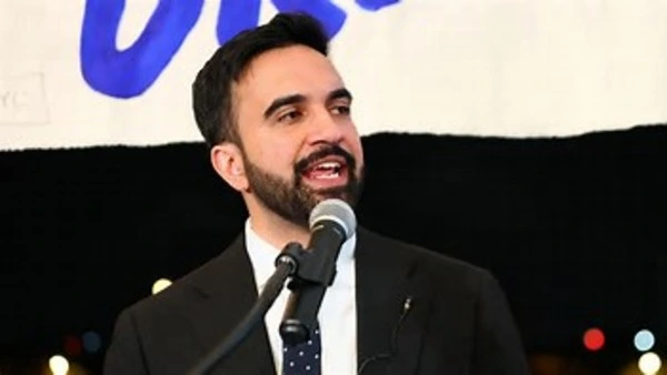 Victoire surprise du jeune Mamdani à la primaire démocrate à New York