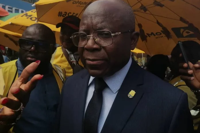 Motos-taxis : Professionnalisation et assainissement au menu