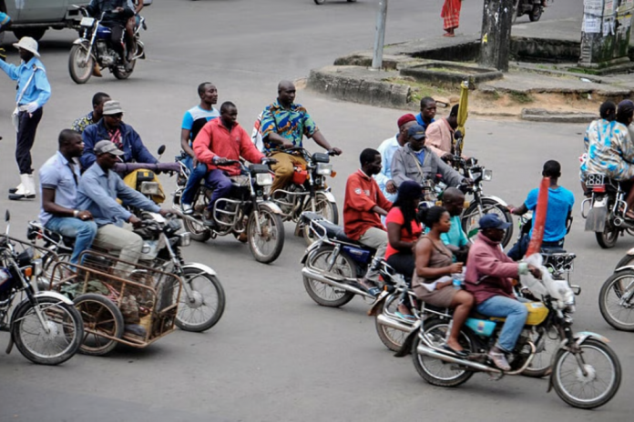 Port de chasuble : Vive tension chez les Moto-taximen de Douala