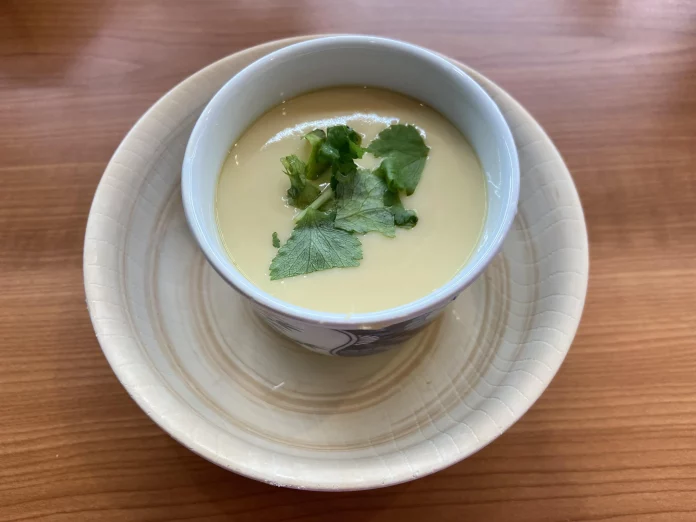 Douala sous la pluie : Bouillies, infusions et chocolats bien chauds