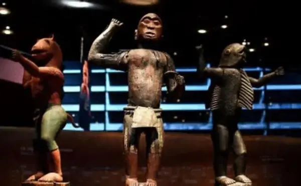 La restitution de biens coloniaux de retour à l’agenda en France