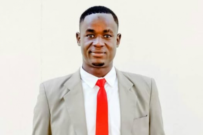 Présidentielle : Un politologue déshabille Tchiroma et Bello