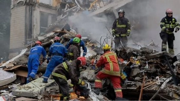 Ukraine: Zelensky appelle à un « changement de régime » en Russie après des bombardements meurtriers sur Kiev