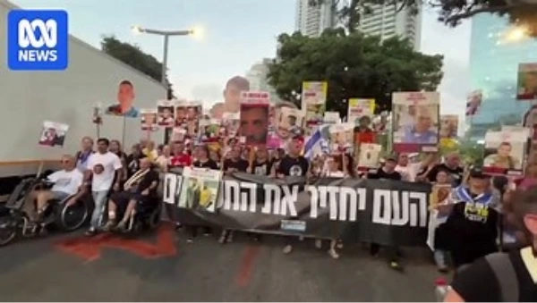 A Tel-Aviv, une marée humaine pour demander l’arrêt de la guerre et le retour des otages