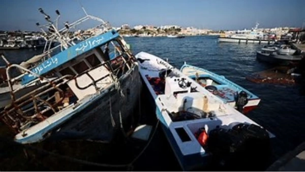 A Lampedusa, l’identification des corps des naufragés se poursuit
