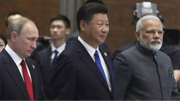 Le Premier ministre indien en Chine pour un sommet régional, une première depuis 7 ans