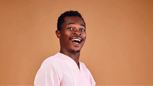 Le Modèle Takam : Une Promesse Brisée ou une Mutation Inévitable ?