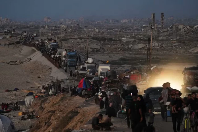 Les Palestiniens fuient en nombre Gaza-ville, cible d’une offensive israélienne meurtrière